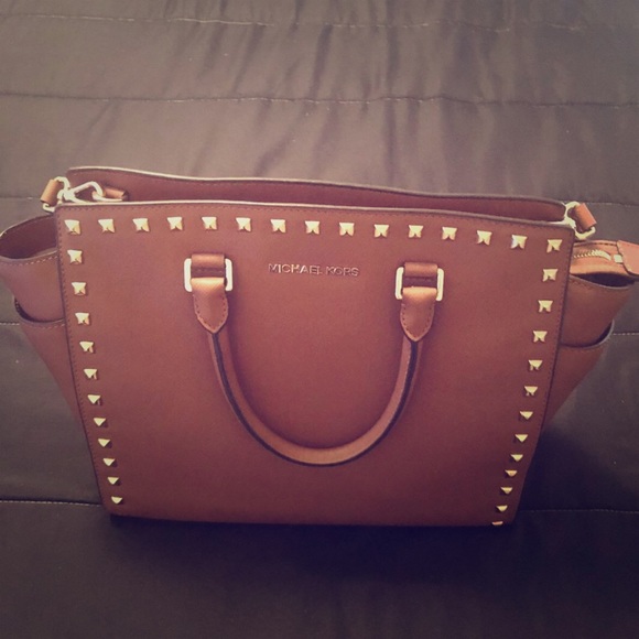 Michael Kors Handbags - Michael Kors Large Selma Tote